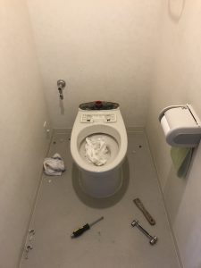 習志野市M様宅交換前トイレ画像